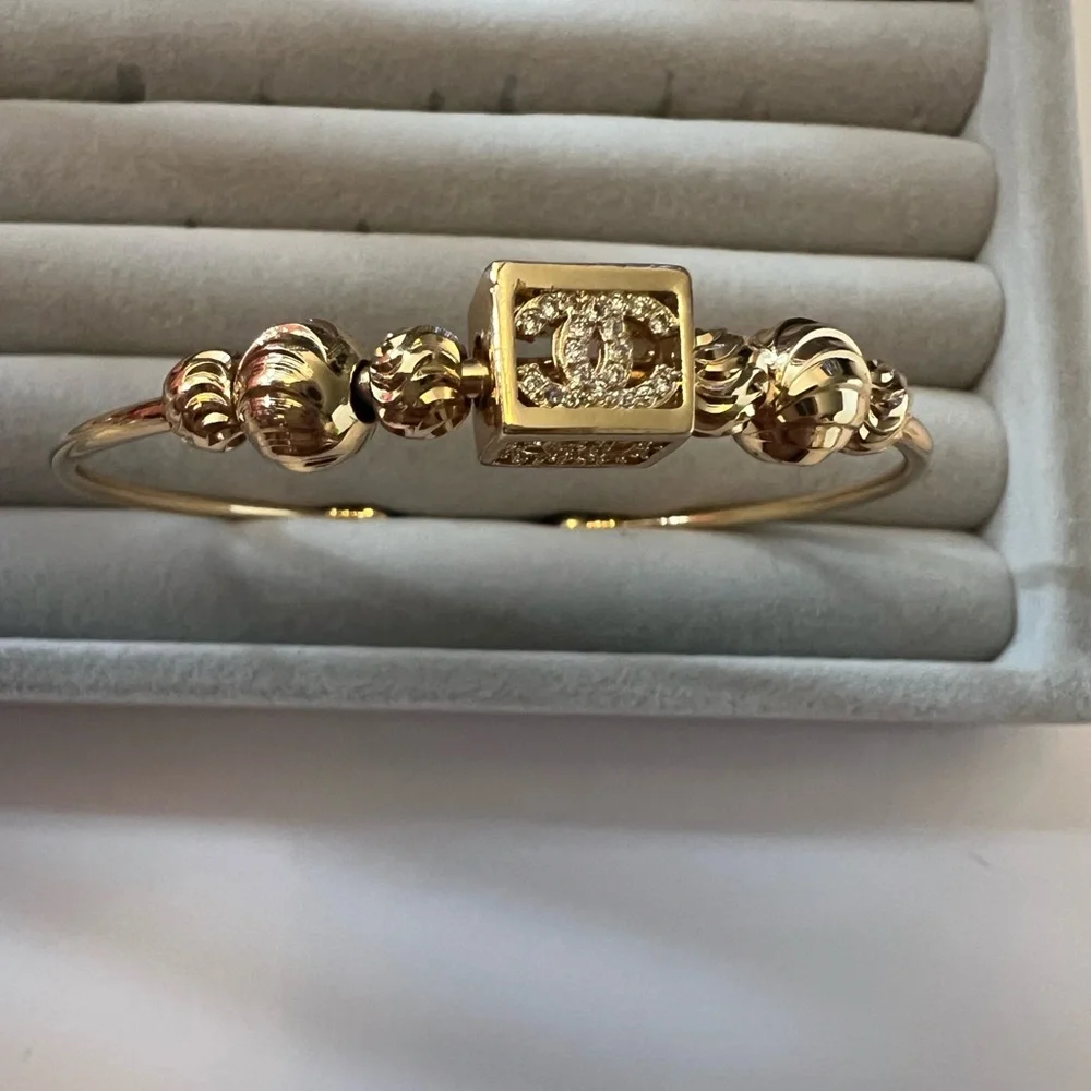 Pretty bangle gold tone with crystal - Picture 1 of 3